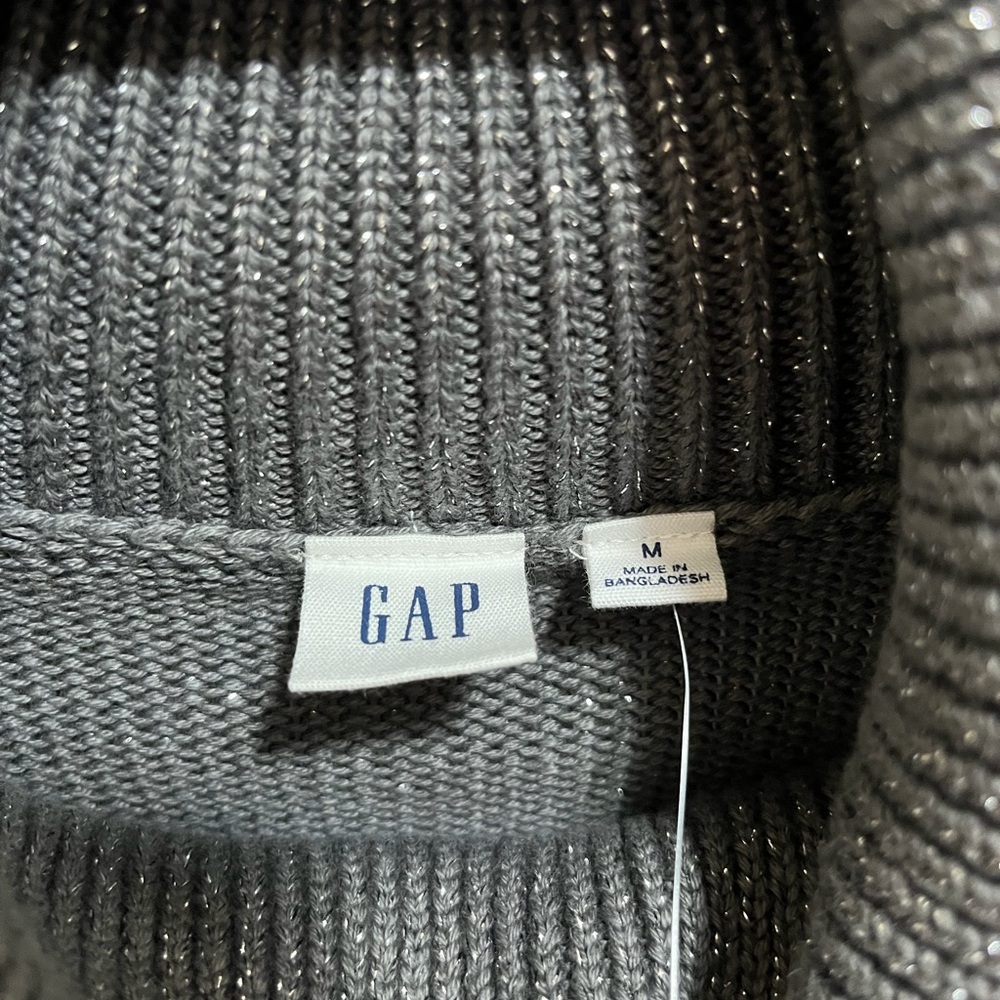 GAP NWT Split-Hem Turtleneck Silver Lurex Chunky Knit Sweater Size M - Picture 5 of 10